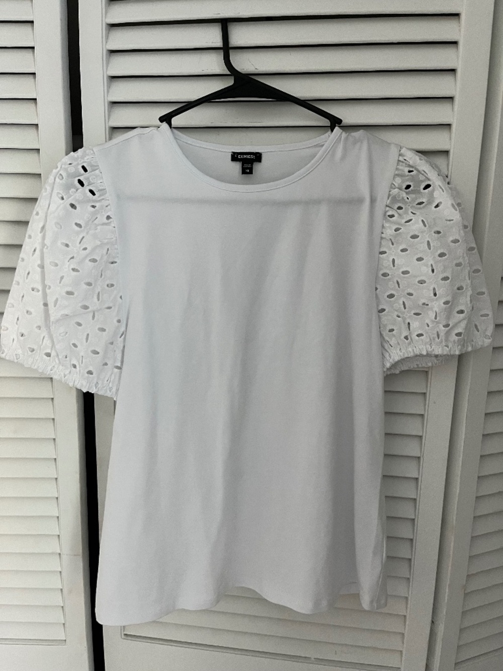 Express eyelet sleeve top ! Size XS! NWOT! White! Cotton!